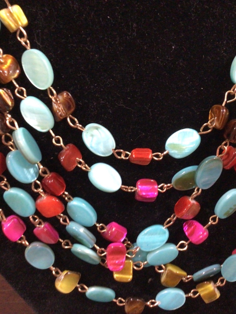 Tray of miscellaneous jewelry. Contains necklace, bracelets earrings, and ring. - Picture 3 of 12